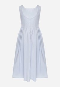 Renee - Jasnoniebieska Rozkloszowana Sukienka Koktajlowa z Bawełny z Dekoltem Łódką i Kieszeniami Fanilra. Okazja: na studniówkę, na ślub cywilny, na wesele. Typ kołnierza: dekolt w łódkę. Kolor: niebieski. Materiał: bawełna. Styl: wizytowy #7