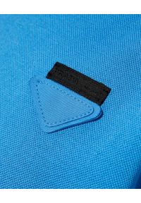 prada - PRADA - Niebieski t-shirt polo. Typ kołnierza: polo. Kolor: niebieski. Materiał: bawełna. Styl: klasyczny #2