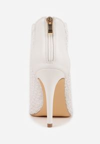 Renee - Białe Eleganckie Ażurowe Sandały Vices na Szpilce Nelithin. Okazja: na spotkanie biznesowe. Kolor: biały. Wzór: ażurowy. Obcas: na szpilce. Styl: elegancki #3