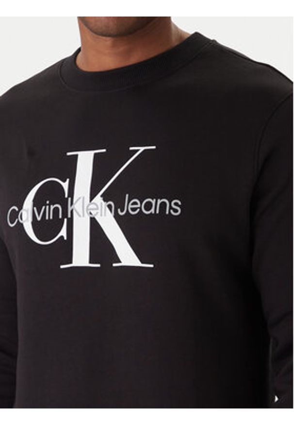 Calvin Klein Jeans Bluza J30J320933 Czarny Regular Fit. Kolor: czarny. Materiał: bawełna
