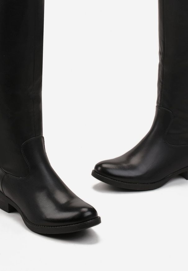 Renee - Czarne Kozaki Muszkieterki przed Kolano Budrey. Okazja: na co dzień. Wysokość cholewki: przed kolano. Kolor: czarny. Materiał: jeans. Obcas: na obcasie. Styl: klasyczny, casual, elegancki. Wysokość obcasa: niski