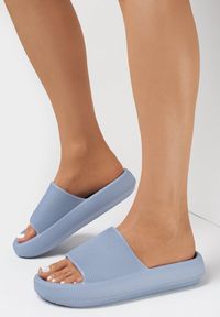 Born2be - Niebieskie Klapki z Pianki o Minimalistycznym Designie Kaseis. Okazja: na plażę, na co dzień. Kolor: niebieski. Styl: sportowy, casual #7