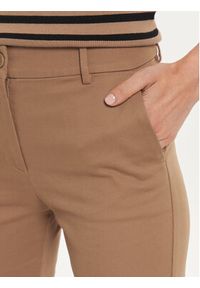 Sisley Spodnie materiałowe 45G2LE02X Brązowy Slim Fit. Kolor: brązowy. Materiał: bawełna #5