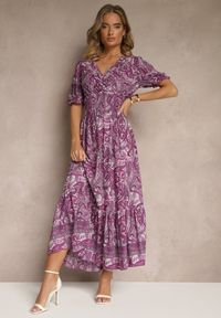 Renee - Ciemnoróżowa Rozkloszowana Sukienka z Bawełny Zdobiona Wzorem Paisley Folitea. Typ kołnierza: dekolt w serek. Kolor: fioletowy. Materiał: bawełna. Wzór: paisley, aplikacja. Sezon: wiosna #2