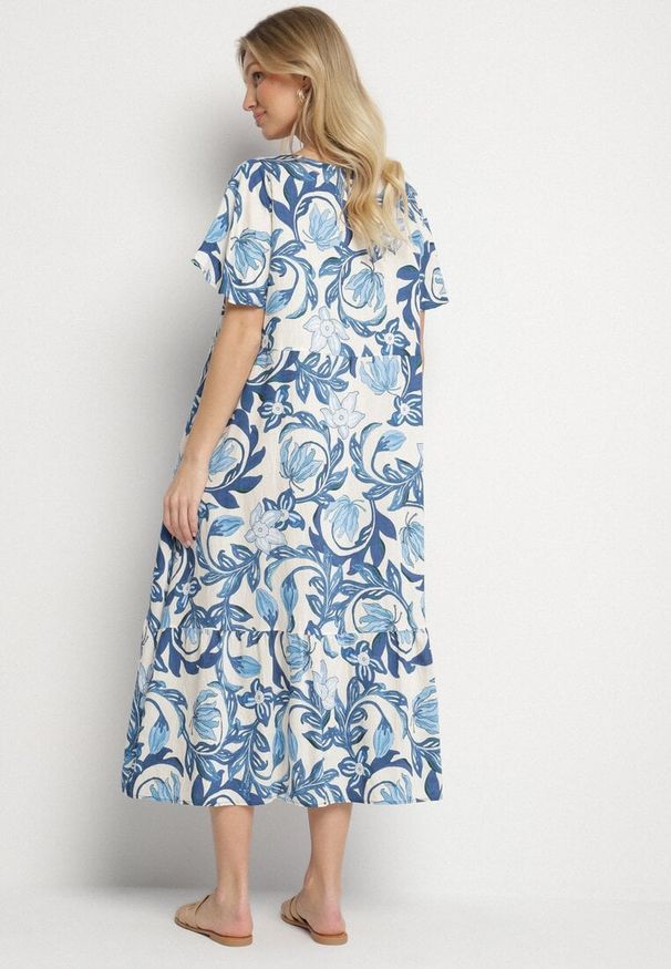 Born2be - Niebieska Pudełkowa Sukienka z Wiskozy w Kwiaty z Dekoltem w Serek Inisara. Okazja: na co dzień. Typ kołnierza: dekolt w serek. Kolor: niebieski. Materiał: wiskoza. Długość rękawa: krótki rękaw. Wzór: kwiaty. Styl: elegancki, klasyczny, casual