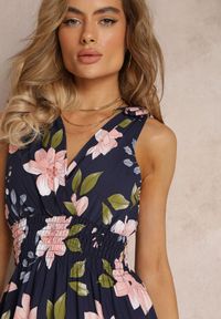 Renee - Czarna Kwiecista Sukienka Maxi z Gumką w Talii i Rozkloszowanym Dołem Lenasa. Kolor: czarny. Materiał: tkanina. Wzór: kwiaty. Sezon: lato, wiosna. Długość: maxi #3