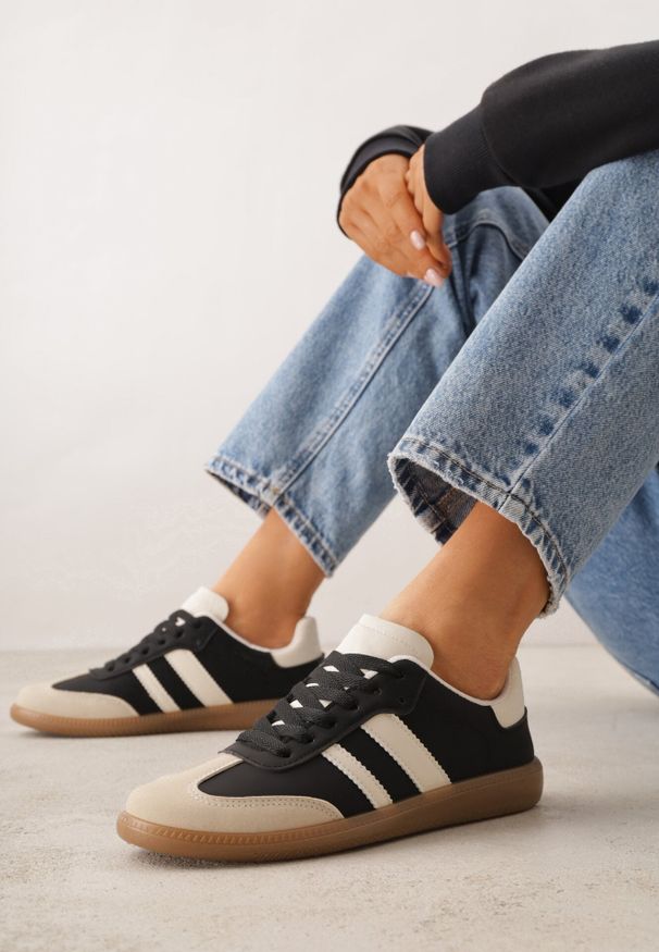 Born2be - Czarno-Beżowe Płaskie Sneakersy Ozdobione Paskami Glaria. Okazja: na co dzień. Zapięcie: pasek. Kolor: czarny. Materiał: jeans. Wzór: aplikacja