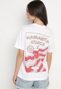 Born2be - Biało-Czerwony Bawełniany T-shirt Typu Oversize z Nadrukiem i Napisem Fillana. Okazja: na co dzień. Kolor: biały. Materiał: bawełna. Wzór: napisy, nadruk. Styl: casual #7