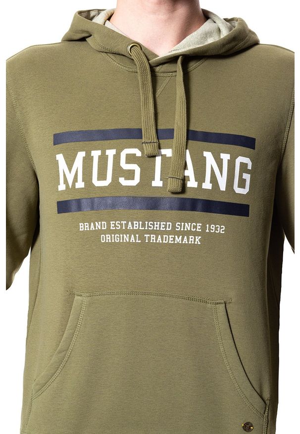 Mustang - MUSTANG BLUZA Bennet H Logo BURNT OLIVE 1008008 6358. Typ kołnierza: kaptur
