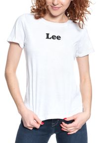 Lee - LEE T SHIRT DAMSKI LOGO T WHITE L40FEP12 112108538. Okazja: na randkę. Materiał: bawełna, jeans, dresówka. Długość rękawa: krótki rękaw. Długość: krótkie. Wzór: kolorowy, nadruk. Styl: klasyczny