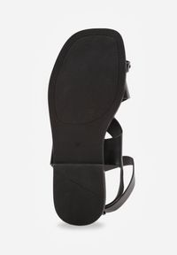 Renee - Czarne Sandały z Paskiem na Palec z Metaliczną Aplikacją i Klamerką Ailintra. Okazja: na co dzień. Zapięcie: pasek. Kolor: czarny. Wzór: aplikacja. Styl: casual, elegancki #9