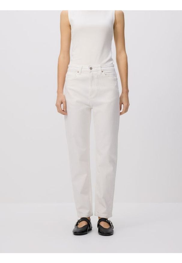 Reserved - Jeansy mom fit - złamana biel