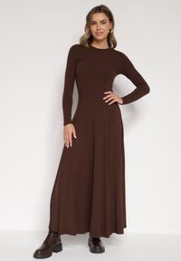 Born2be - Brązowa Bawełniana Sukienka o Rozkloszowanym Kroju Tuselenea. Okazja: na co dzień. Kolor: brązowy. Materiał: bawełna. Typ sukienki: proste. Styl: casual, elegancki #1