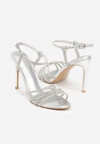 Born2be - Srebrne Cyrkoniowe Sandały na Szpilce z Przeplatanymi Paseczkami Mirafera. Kolor: srebrny. Materiał: satyna. Obcas: na szpilce #5