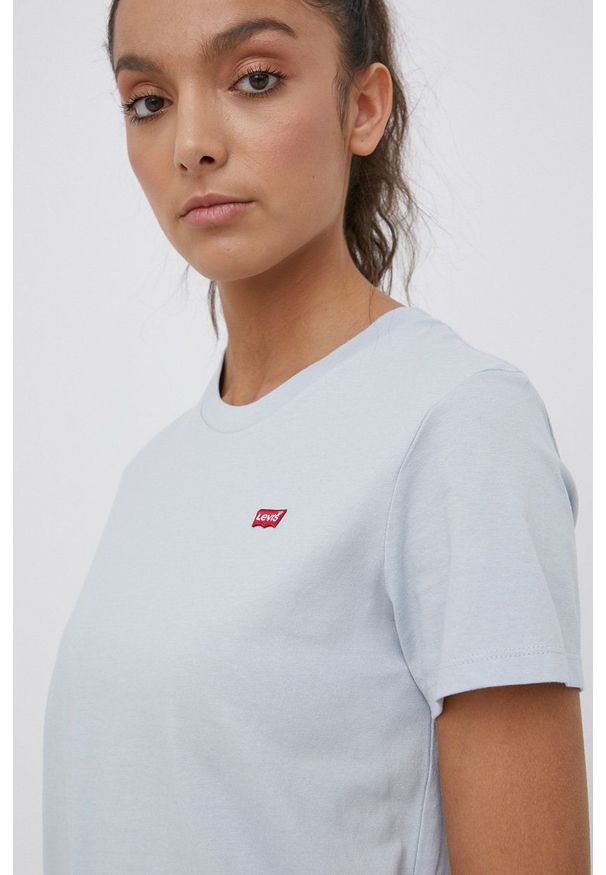 Levi's® - Levi's t-shirt bawełniany. Okazja: na co dzień, na spotkanie biznesowe. Kolor: niebieski. Materiał: bawełna. Wzór: aplikacja, gładki. Styl: biznesowy, casual