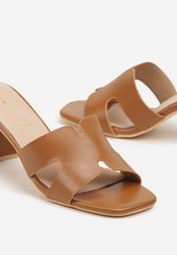 Renee - Brązowe Klapki Vices na Słupkowym Obcasie z Wkładką ze Skóry Naturalnej Foleria. Kolor: brązowy. Materiał: skóra. Obcas: na obcasie. Styl: elegancki. Wysokość obcasa: średni #6
