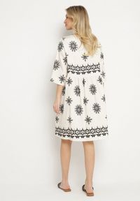 Born2be - Czarno-Kremowa Sukienka w Stylu Boho z Wiskozą Davivara. Okazja: na co dzień, na imprezę. Typ kołnierza: dekolt w kształcie V. Kolor: czarny. Materiał: wiskoza. Wzór: aplikacja. Styl: boho