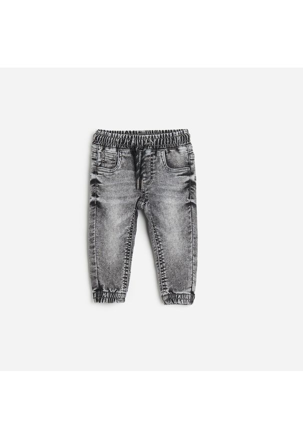 Reserved - Joggery z bardzo miękkiego jeansu - Szary. Kolor: szary. Materiał: jeans