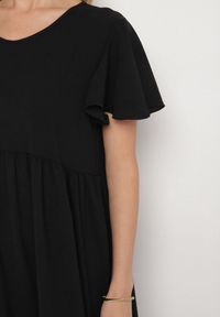 Born2be - Czarna Sukienka o Rozkloszowanym Kroju z Wiskozą Filastia. Okazja: na co dzień. Typ kołnierza: dekolt w kształcie V. Kolor: czarny. Materiał: wiskoza. Długość rękawa: krótki rękaw. Typ sukienki: rozkloszowane. Styl: klasyczny, elegancki, casual #7
