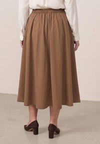 Born2be - Brązowa Rozkloszowana Spódnica z Wysokim Stanem Ismotis. Okazja: na co dzień. Stan: podwyższony. Kolekcja: plus size. Kolor: brązowy. Styl: casual #4