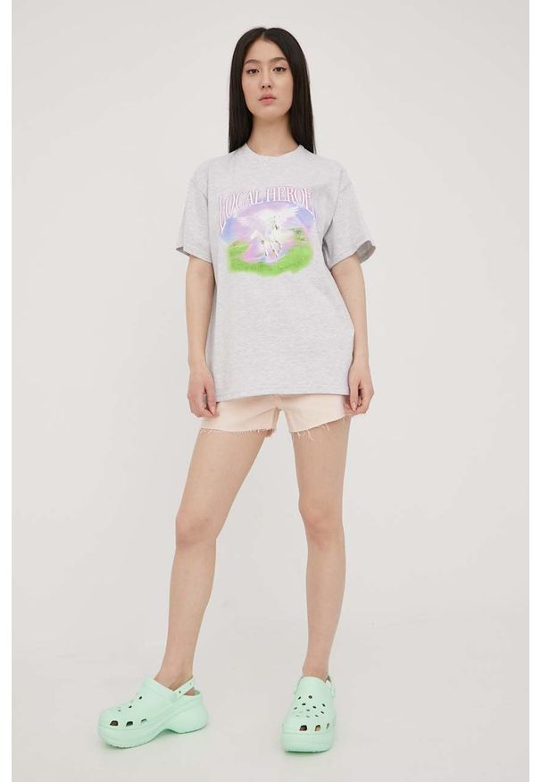 Levi's® - Levi's szorty jeansowe damskie kolor różowy gładkie high waist. Okazja: na spotkanie biznesowe, na co dzień. Stan: podwyższony. Kolor: różowy. Materiał: jeans. Wzór: gładki. Styl: casual, biznesowy