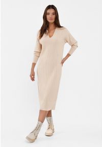 Volcano - Prążkowana, dzianinowa sukienka G-LIBI. Typ kołnierza: dekolt w serek. Materiał: prążkowany, dzianina. Wzór: prążki. Długość: maxi #1