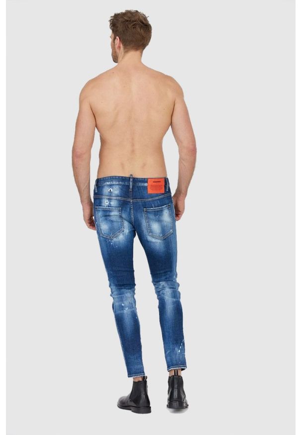 DSQUARED2 Niebieskie jeansy męskie Skater jean, Rozmiar 52. Kolor: niebieski. Wzór: aplikacja
