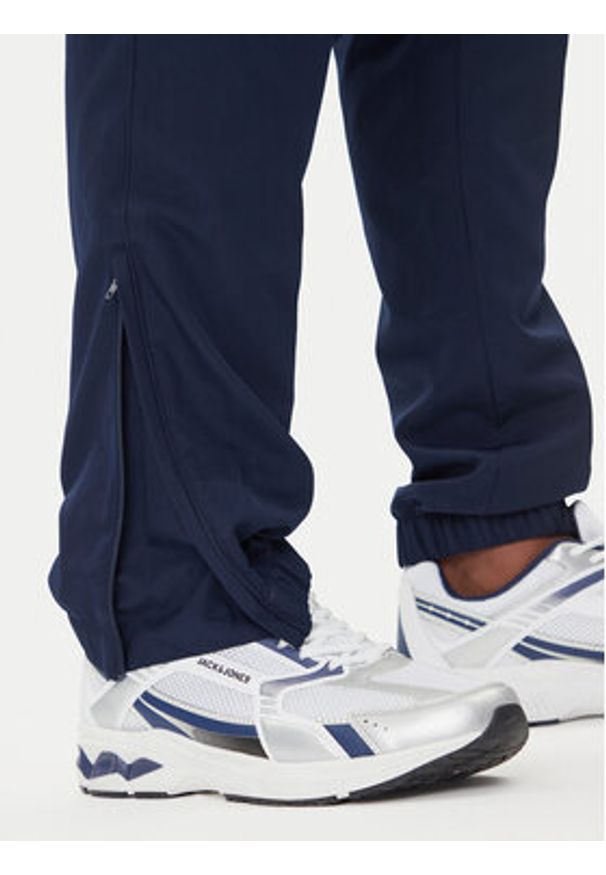 Lacoste Dres WH2661 Granatowy Regular Fit. Kolor: niebieski. Materiał: syntetyk