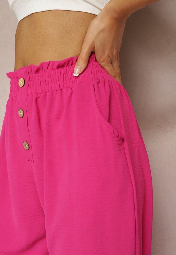 Renee - Fuksjowe Spodnie Typu Paper Bag High Waist z Gumką w Talii Salvavia. Stan: podwyższony. Kolor: różowy. Materiał: tkanina. Sezon: lato
