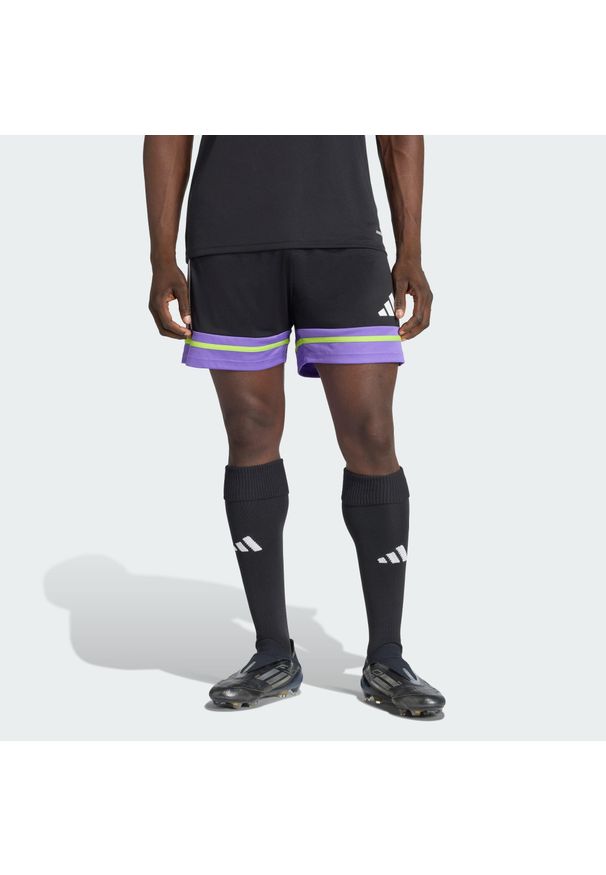 Adidas - Szorty Squadra 25. Kolor: fioletowy, zielony, wielokolorowy, czarny. Materiał: materiał. Sport: piłka nożna
