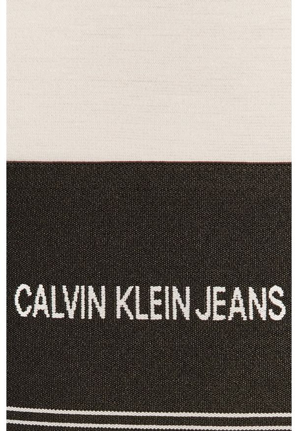 Calvin Klein Jeans - Top. Kolor: biały. Materiał: dzianina