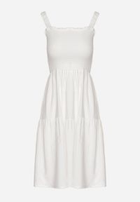 Born2be - Biała Rozkloszowana Sukienka na Ramiączkach z Wiskozy Miravelia. Okazja: na co dzień. Typ kołnierza: dekolt kwadratowy. Kolor: biały. Materiał: wiskoza. Długość rękawa: na ramiączkach. Typ sukienki: proste. Styl: casual #5