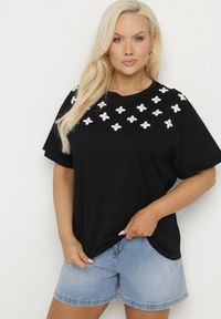 Born2be - Czarny T-shirt z Bawełny Ozdobiony Cyrkoniami i Haftami Firarette. Okazja: na co dzień. Kolor: czarny. Materiał: bawełna. Wzór: aplikacja, haft. Styl: klasyczny, casual