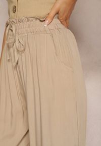 Renee - Beżowe Spodnie Palazzo High Waist z Bawełny Wykończone Gumką w Talii Nellsea. Okazja: na co dzień. Stan: podwyższony. Kolor: beżowy. Materiał: bawełna. Styl: casual, elegancki #4