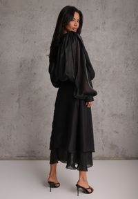 Renee - Czarna Rozkloszowana Sukienka Wieczorowa z Szyfonowej Tkaniny Amanna. Kolor: czarny. Materiał: tkanina, szyfon. Wzór: gładki, aplikacja. Typ sukienki: rozkloszowane. Styl: wizytowy #3