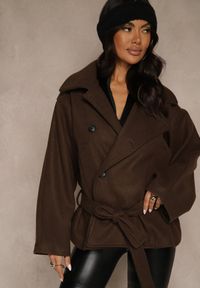Renee - Brązowy Pudełkowy Krótki Płaszcz z Wiskozą z Wiązanym Paskiem i Kołnierzykiem Tusainea. Kolor: brązowy. Materiał: wiskoza. Długość: krótkie #1
