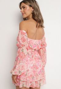 Born2be - Jasnoróżowa Wiskozowa Sukienka Hiszpanka z Falbanami i Paskiem w Kwiaty Virmoi. Okazja: na co dzień, na spacer. Typ kołnierza: dekolt hiszpanka. Kolor: różowy. Materiał: wiskoza. Wzór: kwiaty. Typ sukienki: proste. Styl: casual #6
