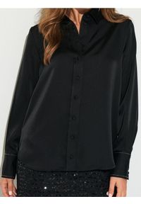Sinsay - Koszula z satynowym wykończeniem - czarny. Kolor: czarny. Materiał: satyna #1