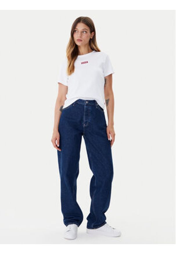 Levi's® T-Shirt Rickie 001Z9-0007 Biały Slim Fit. Kolor: biały. Materiał: bawełna