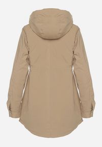 Born2be - Ciemnobeżowa Kurtka Parka z Kapturem z Ozdobną Wyściółką Tiolara. Okazja: na co dzień, na spacer. Typ kołnierza: kaptur. Kolor: beżowy. Materiał: jeans. Styl: casual, sportowy #5