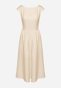 Born2be - Beżowa Sukienka o Rozkloszowanym Kroju z Wiązaniem i Dekoltem w Łódkę Aladriela. Okazja: na co dzień. Typ kołnierza: dekolt w łódkę. Kolor: beżowy. Długość rękawa: krótki rękaw. Sezon: wiosna, lato. Styl: klasyczny, casual #6