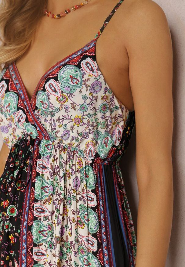 Renee - Czarna Sukienka Amarhomela. Typ kołnierza: dekolt kopertowy. Kolor: czarny. Materiał: wiskoza. Długość rękawa: na ramiączkach. Wzór: kolorowy. Typ sukienki: kopertowe. Długość: maxi