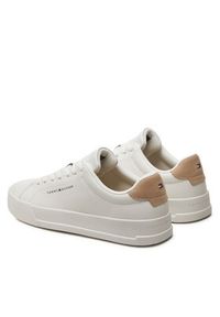 TOMMY HILFIGER - Tommy Hilfiger Sneakersy Th Court Leather Grain Ess FM0FM05297 Écru. Materiał: skóra