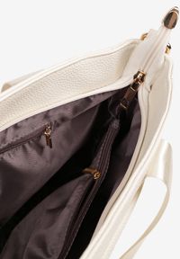 Renee - Biała Torebka Typu Shopper z Paskiem Crossbody i Aplikacją Zdobiona Pikowaniem Fleomira. Kolor: biały. Wzór: aplikacja. Dodatki: z aplikacjami. Materiał: zdobione, pikowane. Styl: biznesowy