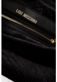 Love Moschino Torebka kolor czarny. Kolor: czarny. Materiał: zamszowe. Rodzaj torebki: na ramię #3