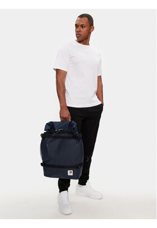 Tommy Jeans Plecak Tjm Daily + Rolltop Backpack AM0AM12120 Granatowy. Kolor: niebieski. Materiał: skóra
