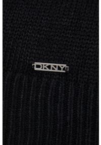 DKNY - Dkny Sweter damski kolor czarny z golfem. Okazja: na co dzień. Typ kołnierza: golf. Kolor: czarny. Materiał: dzianina. Wzór: ze splotem. Styl: casual