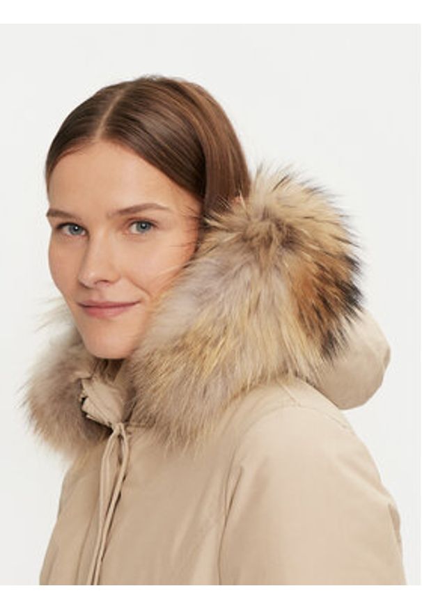 Woolrich Kurtka puchowa Arctic Raccoon CFWWOU0538FRUT0001 Beżowy Regular Fit. Kolor: beżowy. Materiał: bawełna