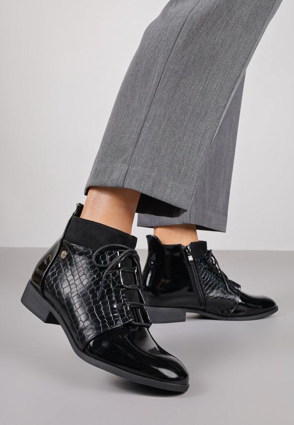 Renee - Czarne Eleganckie Botki Vices ze Sznurowaniem Vlerrie. Okazja: na co dzień. Kolor: czarny. Materiał: jeans. Obcas: na obcasie. Styl: elegancki. Wysokość obcasa: niski