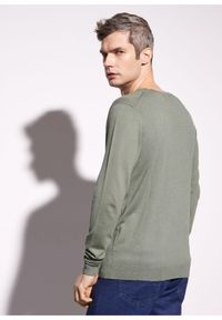Ochnik - Zielony sweter męski. Okazja: na co dzień. Kolor: zielony. Materiał: materiał. Długość: długie. Styl: casual
